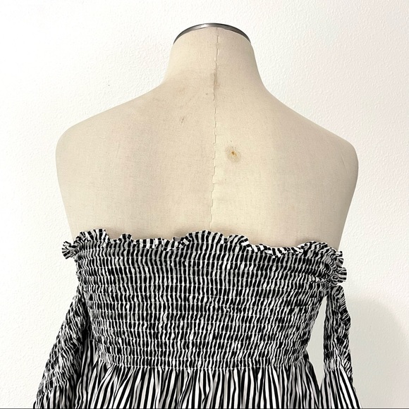 Faithfull the Brand- Black & White Cooper Off Shoulder Top Size 6. - Picture 5 of 6